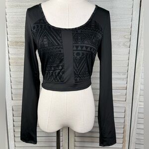 K TOO 90's/Y2K Cropped Long Sleeve Tee with Black Velvet Burnout Design-Large